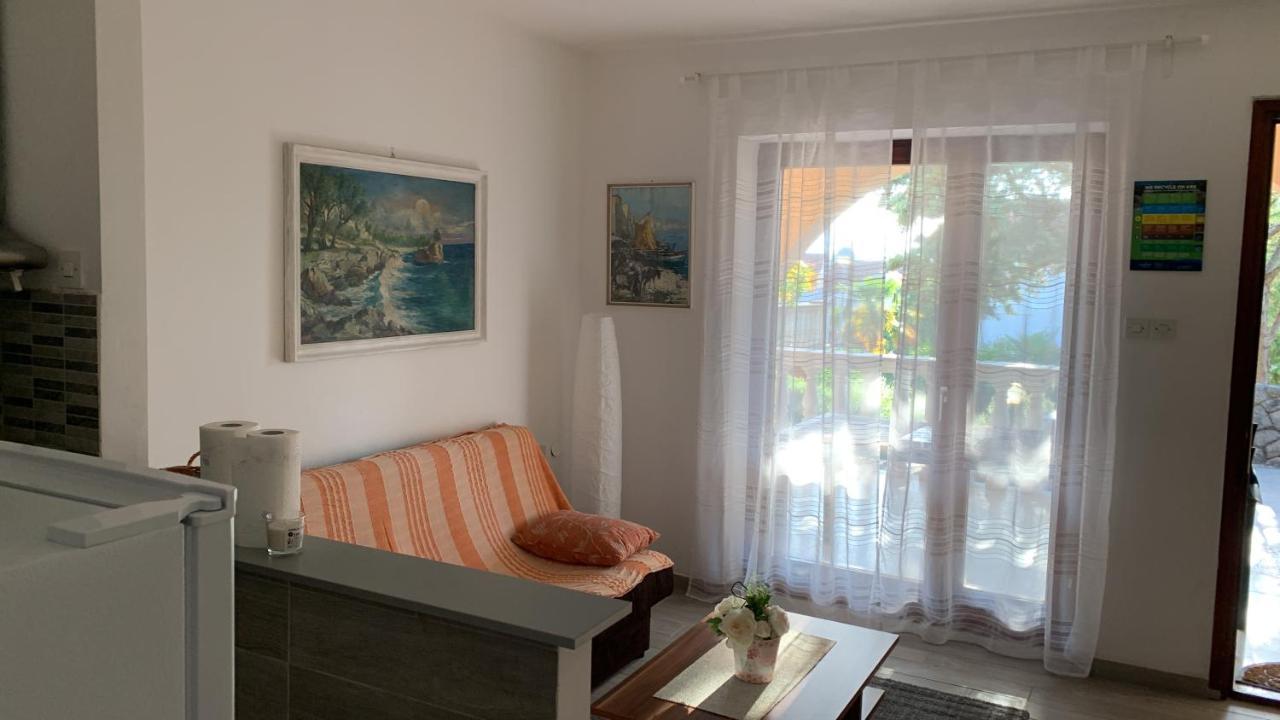 Apartments Toni-Malinska Buitenkant foto