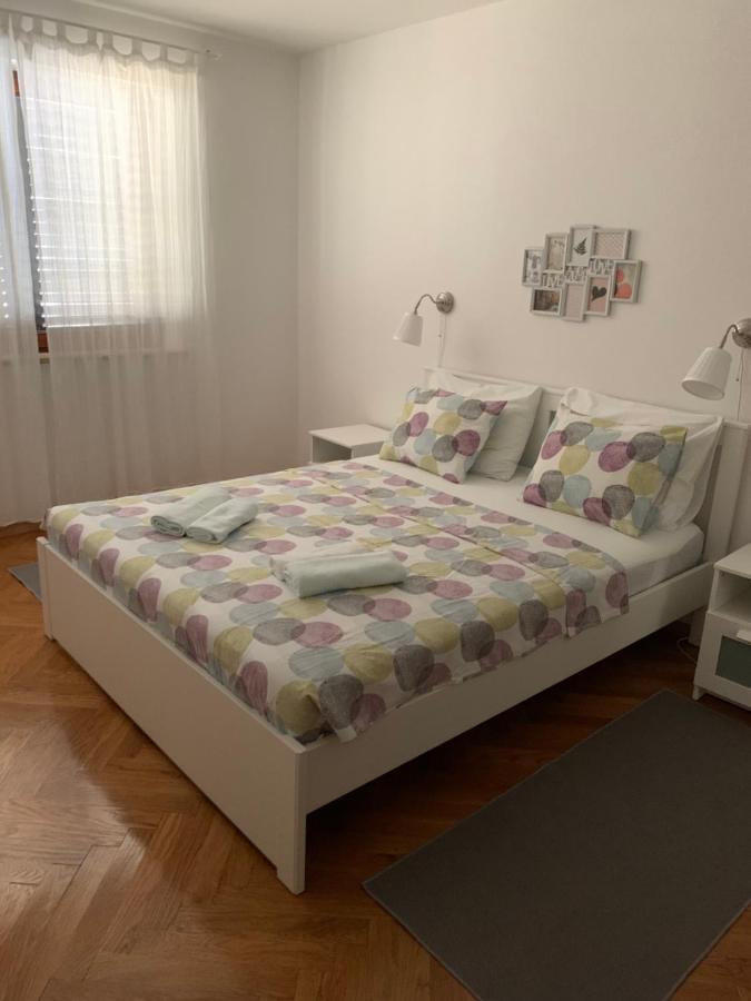Apartments Toni-Malinska Buitenkant foto