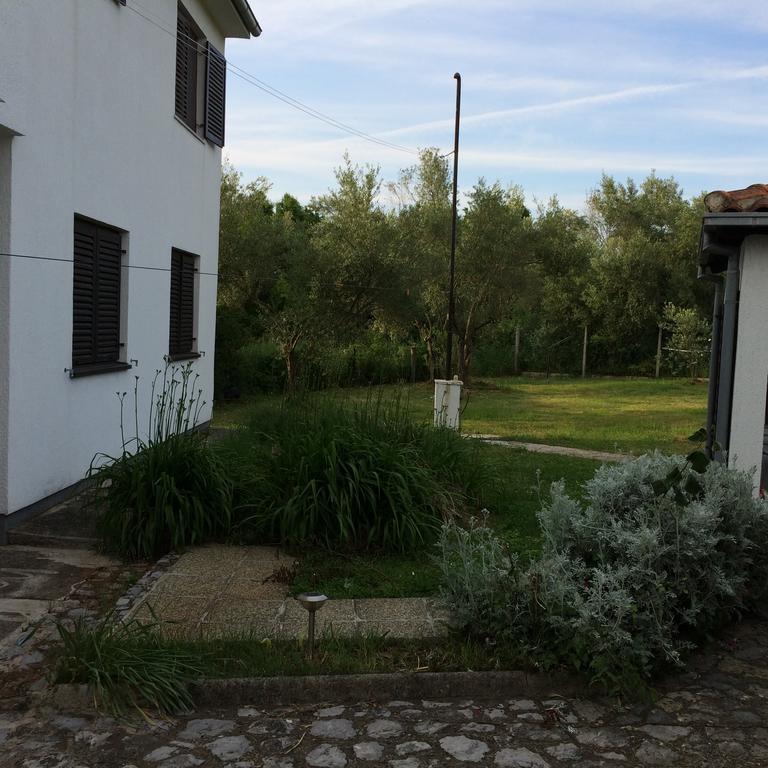 Apartments Toni-Malinska Buitenkant foto