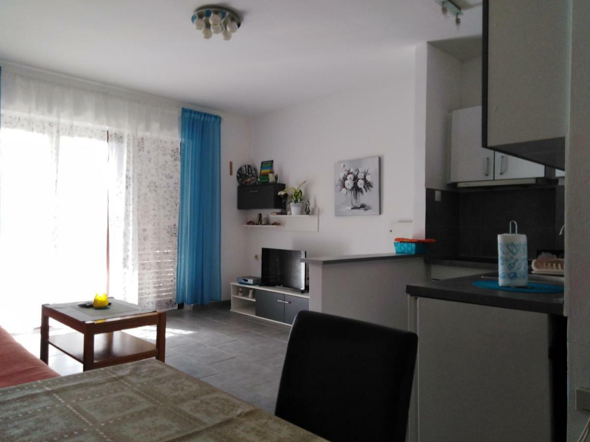 Apartments Toni-Malinska Buitenkant foto